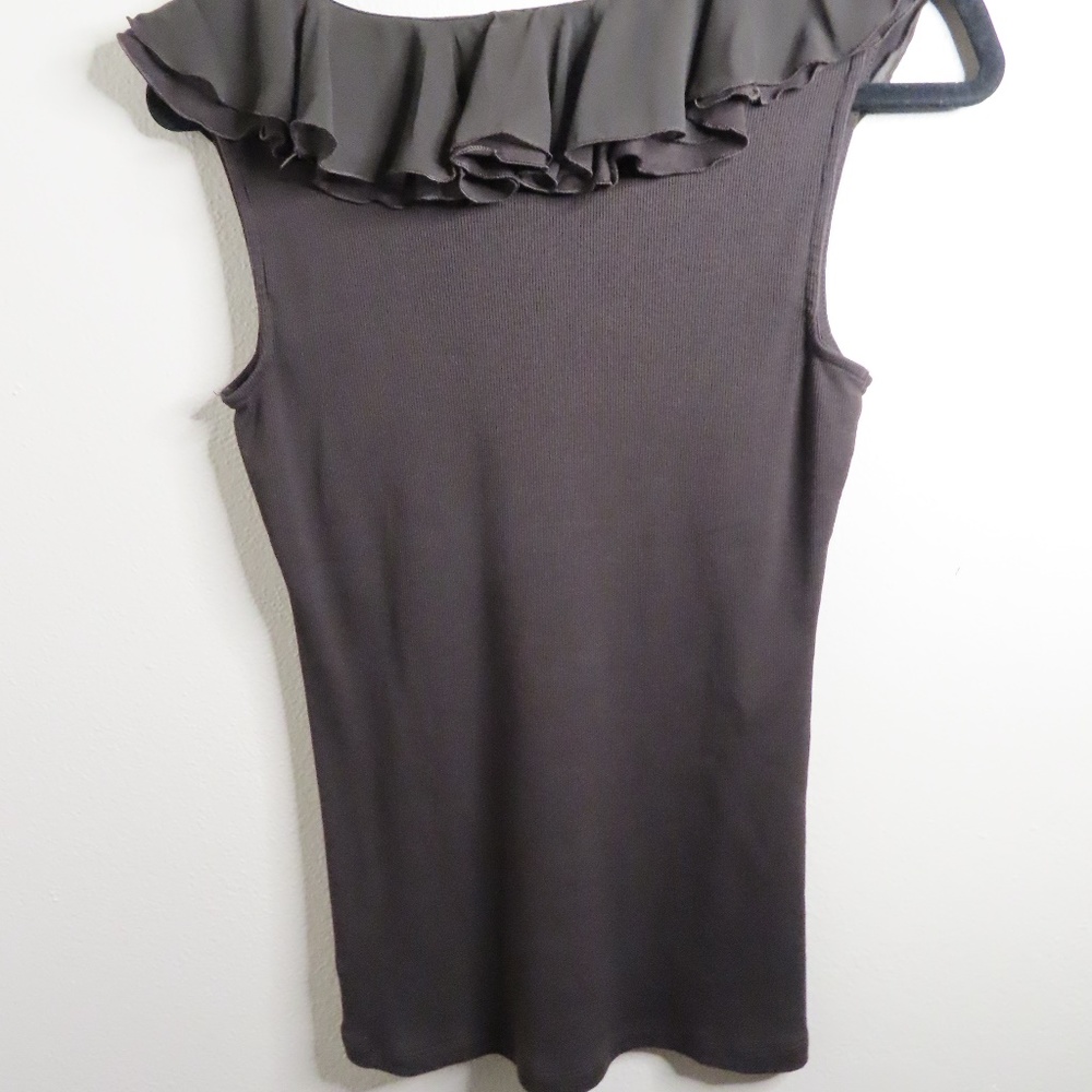 Beautiful Ruffle Top - Picture 4 of 4